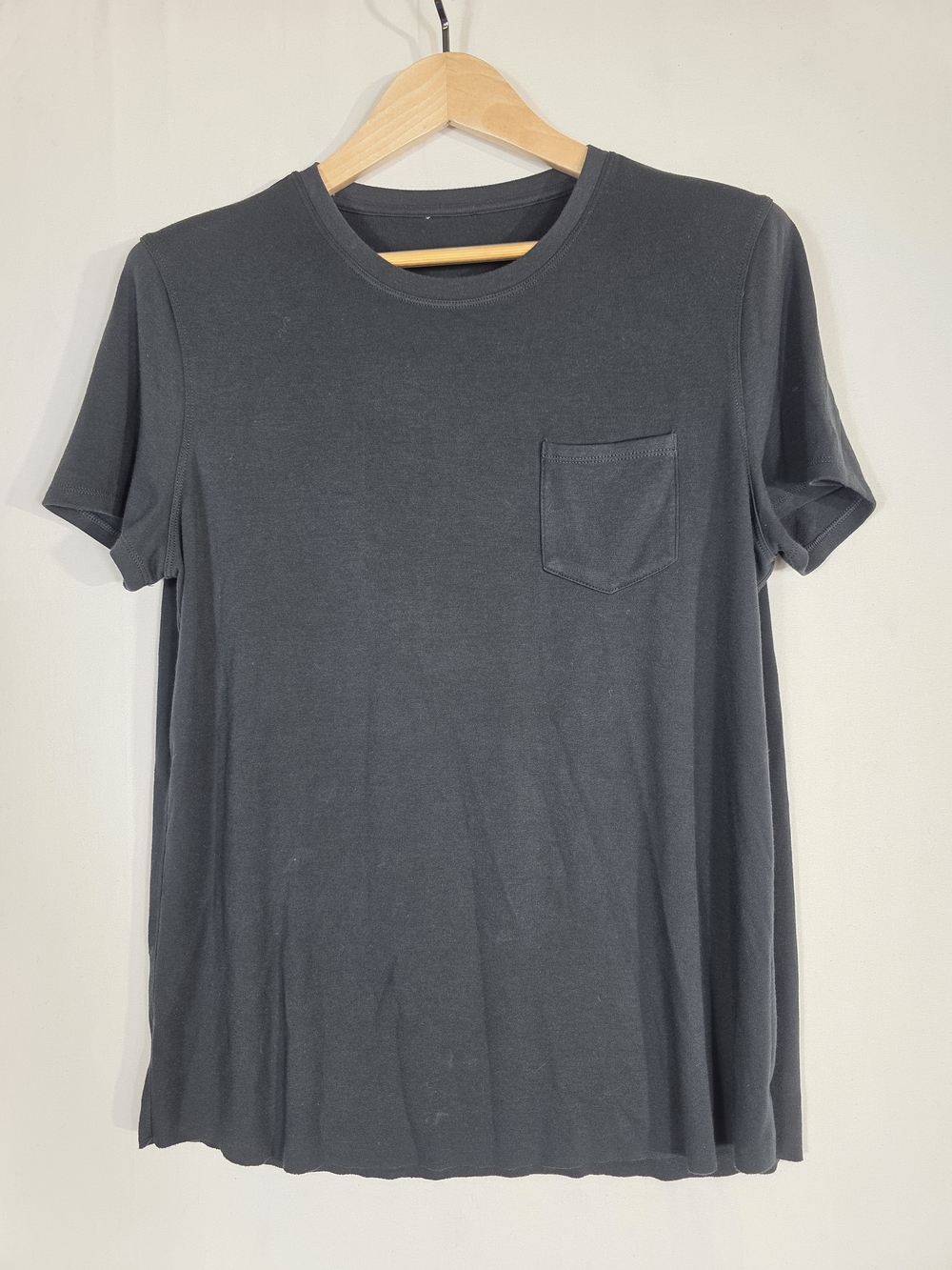 Kit and Ace Black Short Sleeve Crewneck Pocket Tee Raw edge